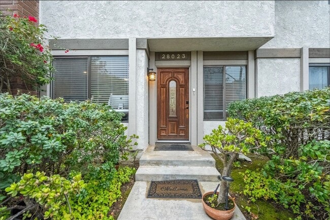 property at 28023 Ridgebrook Ct