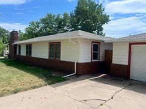 1803 9th St in Rapid City, SD - Building Photo - Building Photo