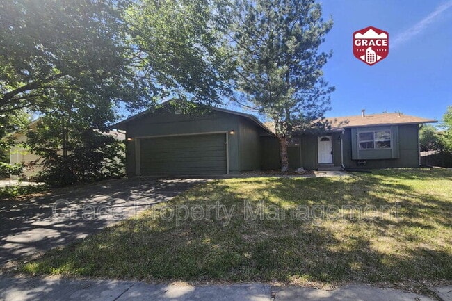 property at 3300 Queen Ct