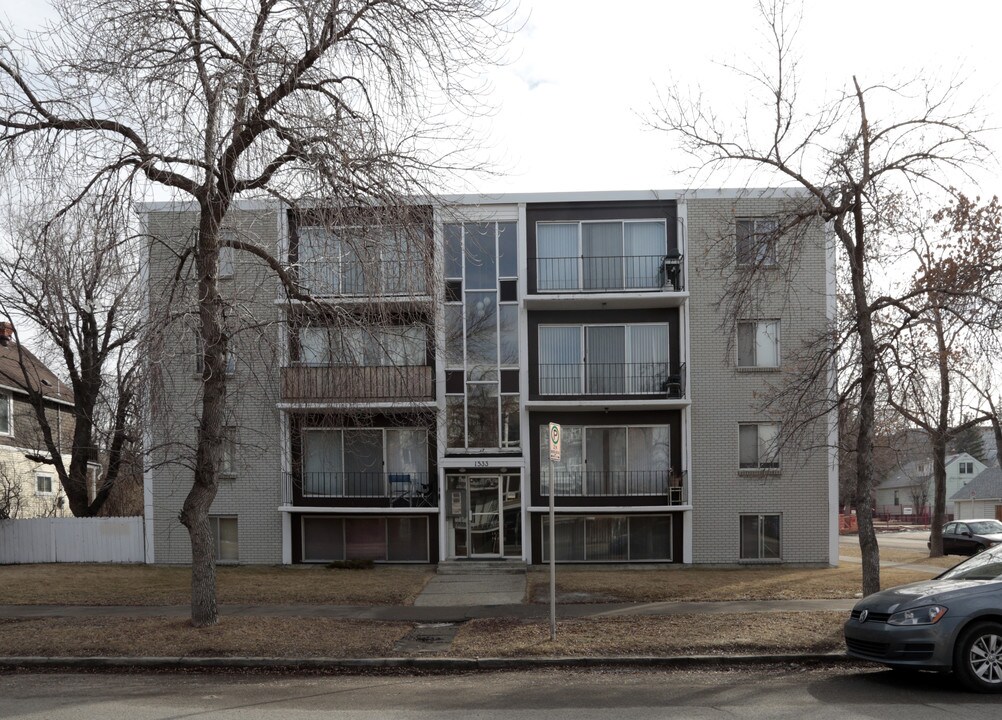 1533 15th Ave SW in Calgary, AB - Building Photo