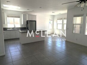 11555 W Starcross Dr in Desert Hot Springs, CA - Foto de edificio - Building Photo