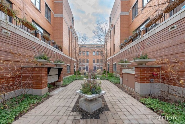 1117 W Monroe St in Chicago, IL - Building Photo - Building Photo