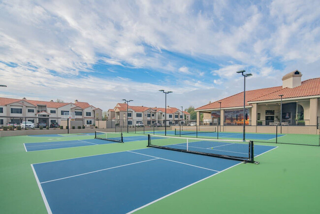 7900 E Princess Dr in Scottsdale, AZ - Building Photo - Building Photo