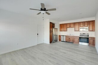 2038 Millennium Wy in Hanford, CA - Building Photo - Building Photo