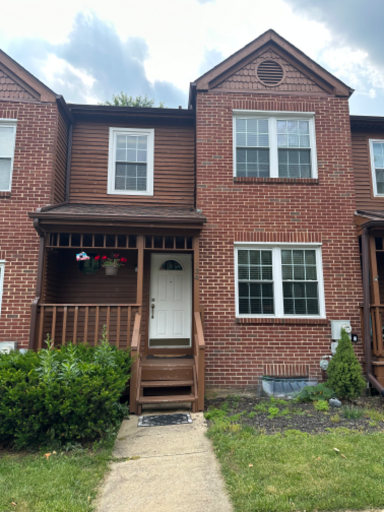 124 Honey Locust Ct in Collegeville, PA - Building Photo