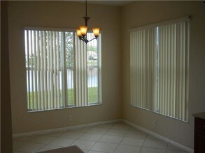 207 Palm Beach Plantation Blvd in Royal Palm Beach, FL - Building Photo - Building Photo
