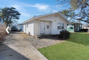 1622 12th St, Unit 1 in Charleston, IL - Building Photo