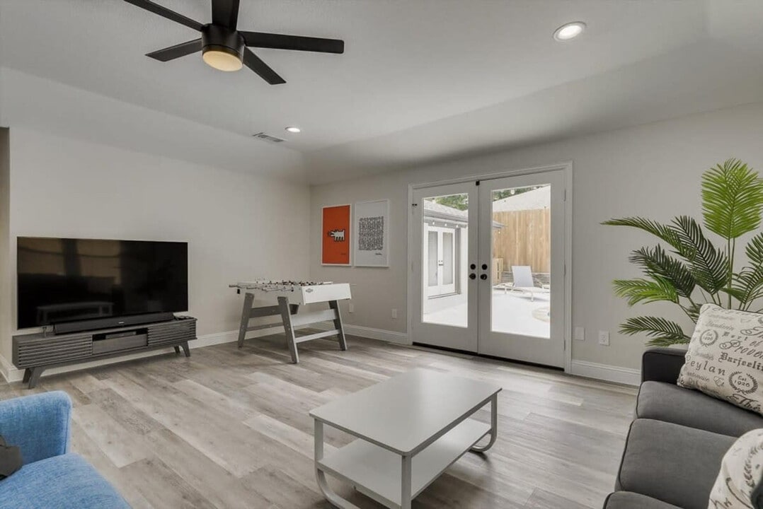 3921 Amy Ave in Garland, TX - Building Photo