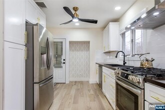 35 Roosevelt Ave in Westwood, NJ - Building Photo - Building Photo