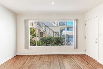 809 Flora Dr in Inglewood, CA - Foto de edificio - Building Photo