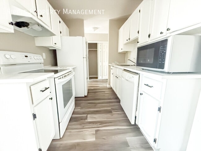 3611-3145 145 Ave NW in Edmonton, AB - Building Photo - Building Photo