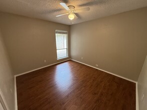 1221 Holt Ave in Desoto, TX - Building Photo - Building Photo