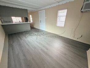 1030 Mildred St in Sulphur, LA - Building Photo - Building Photo