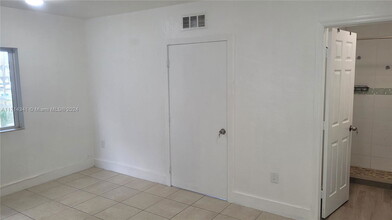 1142 NW 65th St in Miami, FL - Building Photo - Building Photo