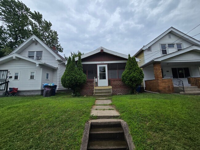 property at 1624 Kelsey Ave