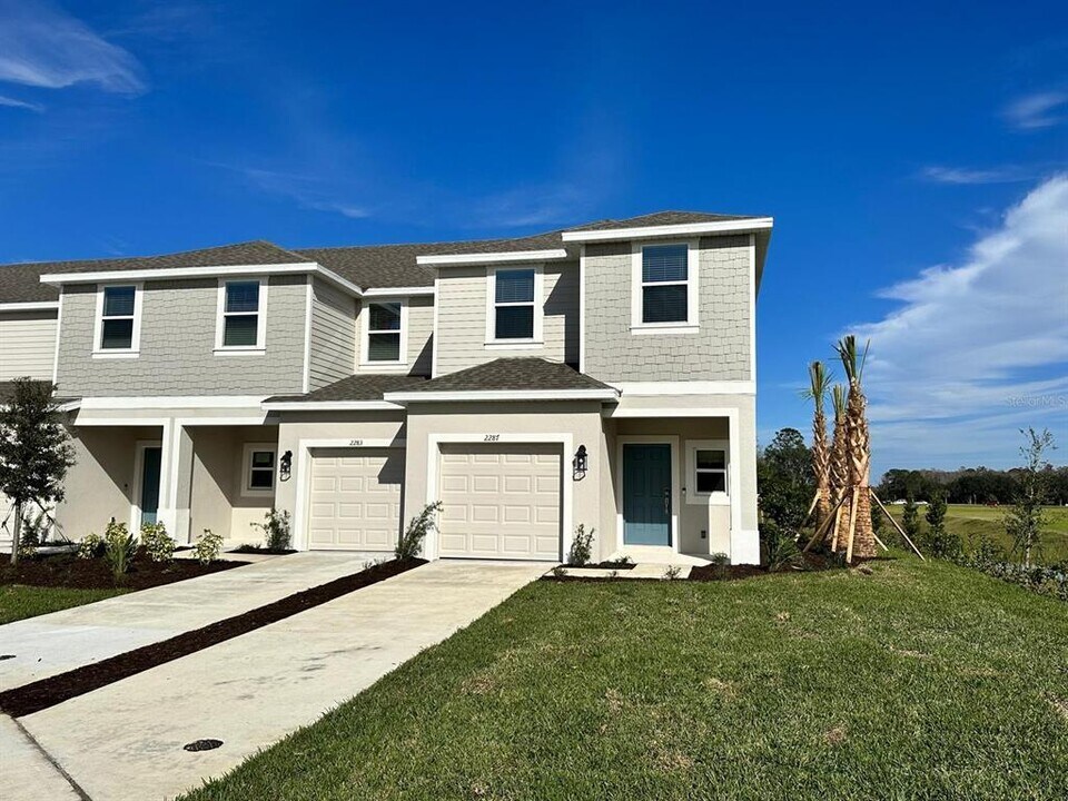 2287 Portrait St in Kissimmee, FL - Building Photo