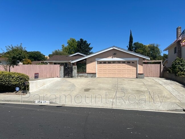 974 Coral Dr in Rodeo, CA - Building Photo - Building Photo
