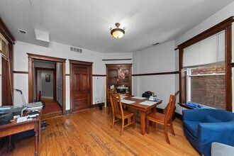 3350 N Sheffield Ave, Unit 2 in Chicago, IL - Foto de edificio - Building Photo