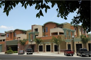 Colonial House Apartments