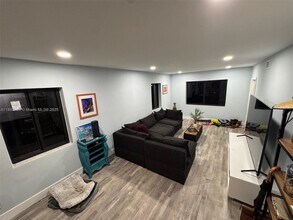 440 E 37th St in Hialeah, FL - Building Photo - Building Photo
