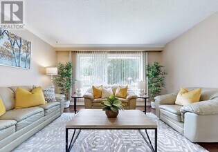 1 Applefield Dr in Toronto, ON - Building Photo - Building Photo