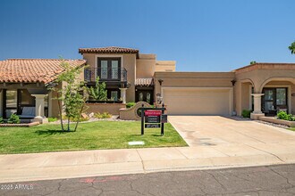 8094 E Vía Del Vencino in Scottsdale, AZ - Building Photo - Building Photo