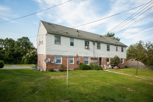 30 S Colonial Dr in Hagerstown, MD - Foto de edificio - Building Photo