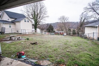 525 Sewanee St in Harriman, TN - Building Photo - Building Photo