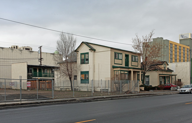 Cheryl's Motel and Apartments in Reno, NV - Building Photo - Building Photo