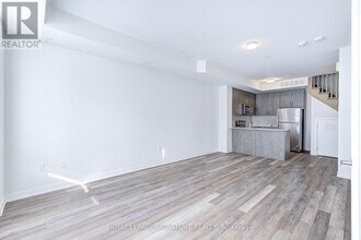 3429 Ridgeway Dr in Mississauga, ON - Building Photo - Building Photo