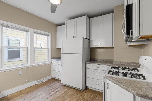 275 Sterling Ave in Buffalo, NY - Building Photo - Building Photo