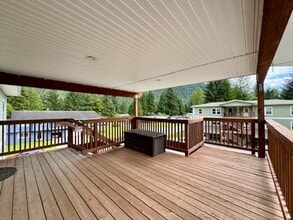 3235 Bresee St in Juneau, AK - Building Photo - Building Photo