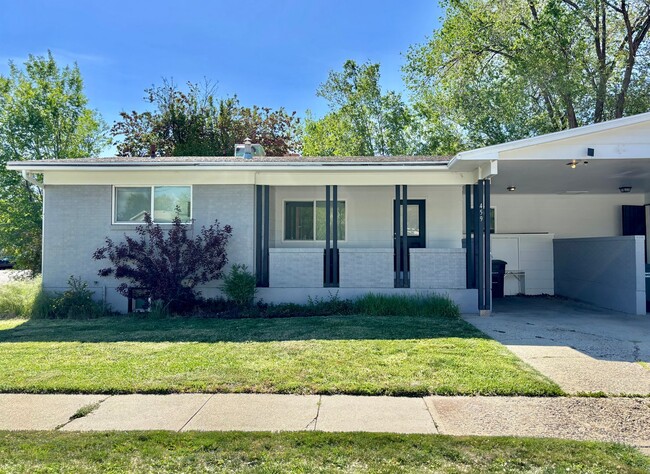 property at 459 N Montgomery St