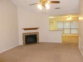 101 Stony Creek Dr in Euless, TX - Building Photo - Building Photo