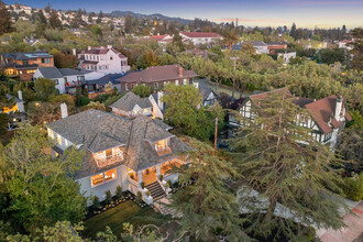 236 Hillside Ave in Piedmont, CA - Building Photo - Building Photo