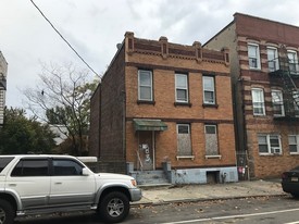 83 Williams Ave Apartments