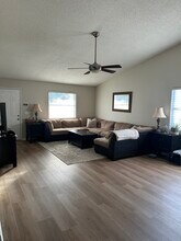 198 Somerset Cir N in Dunedin, FL - Foto de edificio - Building Photo