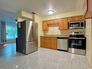 2611 Pembrook Dr in Orlando, FL - Building Photo - Building Photo