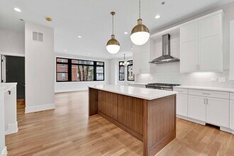 1757 W Le Moyne St in Chicago, IL - Building Photo - Building Photo