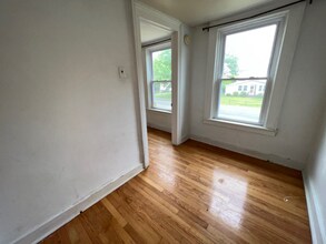 1411 Dunnsville Rd in Schenectady, NY - Building Photo - Building Photo