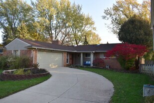 1525 Hanover Ct in Ann Arbor, MI - Building Photo