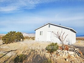 1631 E Bell Vis Ave in Pahrump, NV - Building Photo