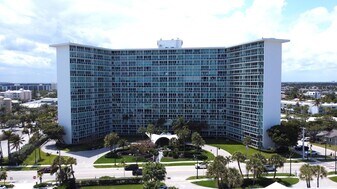 333 NE 21st Ave, Unit 1704 in Deerfield Beach, FL - Building Photo