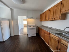 920 Maplewood Ave in Bridgeport, CT - Building Photo - Building Photo