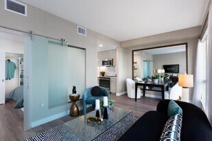 110 Constitution Dr in Menlo Park, CA - Building Photo