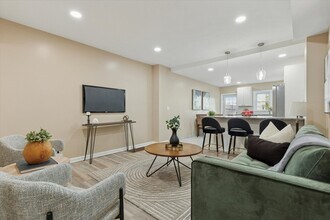 39 W Front St in Bridgeport, PA - Building Photo - Building Photo