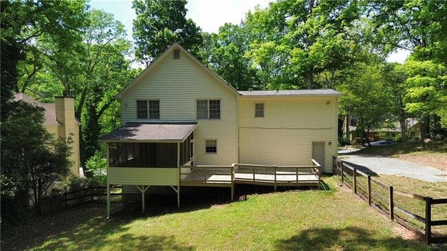 1359 Willowbrook Dr SW in Marietta, GA - Building Photo - Building Photo