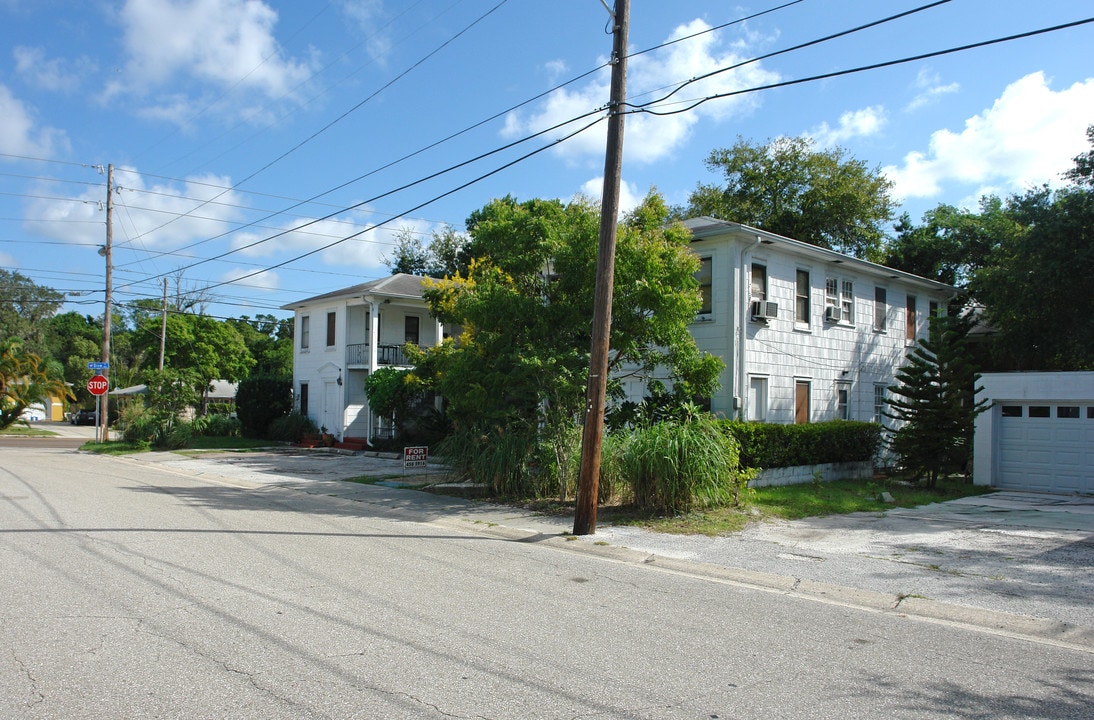 127 N Lincoln Ave in Clearwater, FL - Foto de edificio