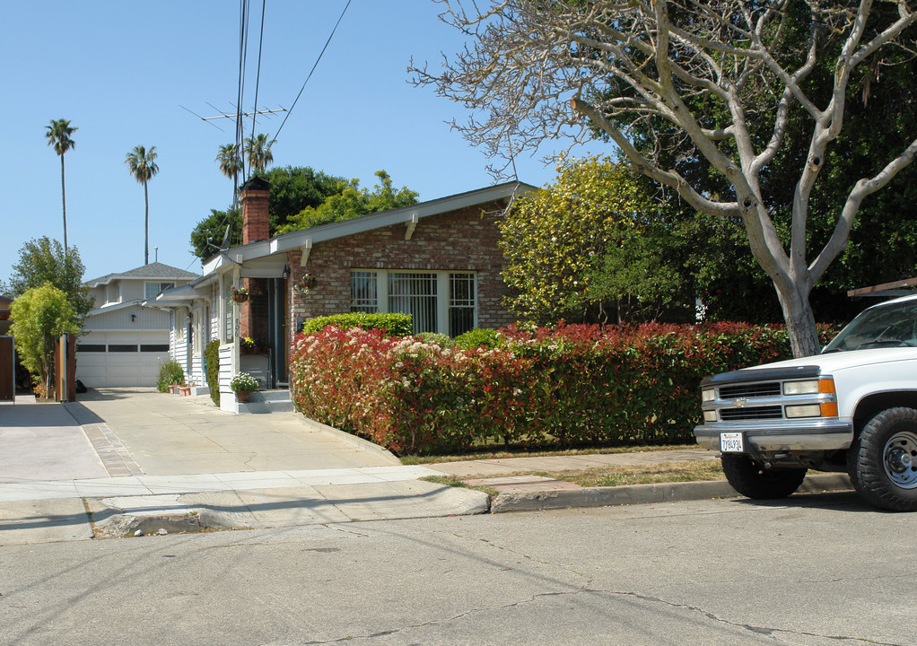 706 S Fremont St in San Mateo, CA - Building Photo