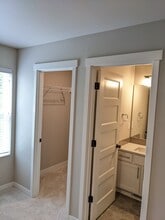 13717 Admiralty Way in Lynnwood, WA - Building Photo - Building Photo